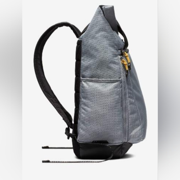 NWT Nike Sport Golf Backpack, grey/black, 29 litre - Picture 6 of 7